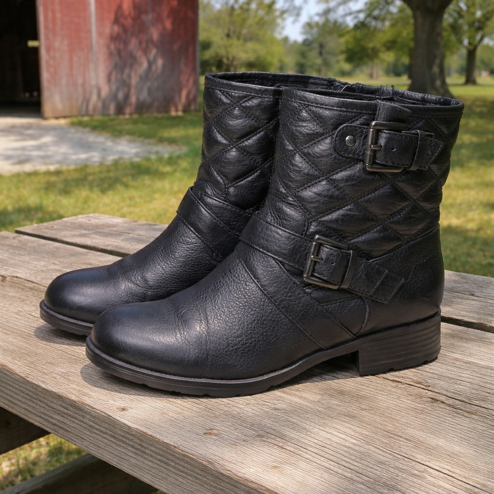 Comfortiva Quilted Short Harness Boots in Black - Women's size 7